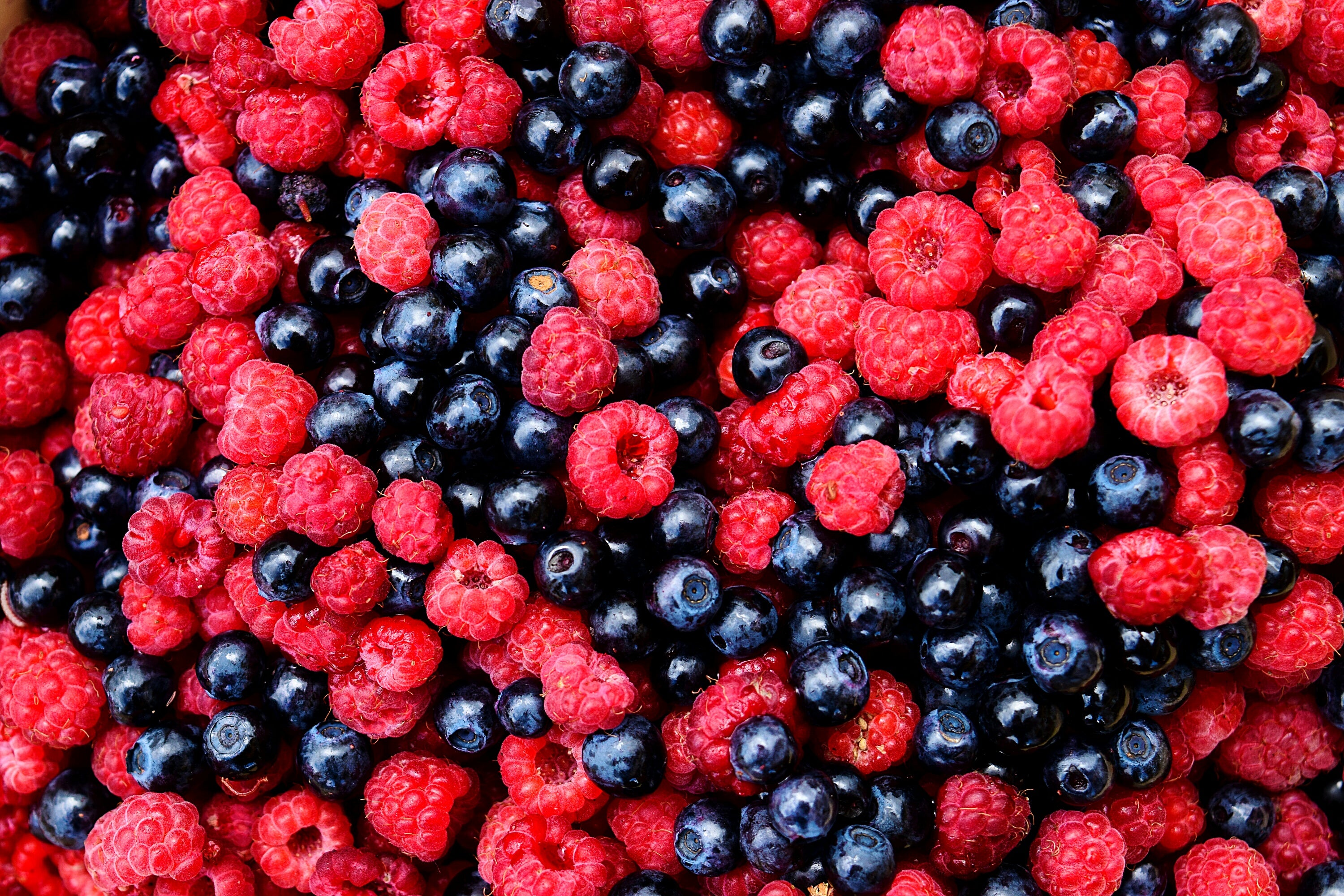 files/full-frame-shot-blueberries-raspberries.jpg